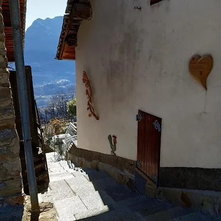 Con Vista Pazzesca Sul Gran Paradiso * 圣尼古拉斯