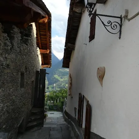 Con Vista Pazzesca Sul Gran Paradiso * 圣尼古拉斯